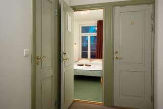 Хостелы Hostel Vaksali 4 Тарту Двухместный номер с 1 кроватью и общей ванной комнатой-1